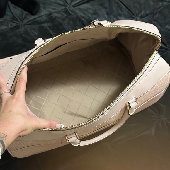 Michael Kors Blush Pink Travel Bag - Picture 5 of 6